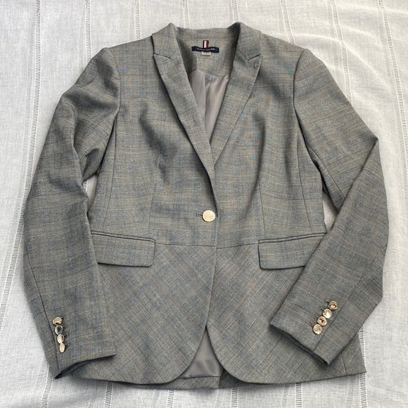 Tommy Hilfiger iconic blazer with silver embellishments. - Picture 12 of 17